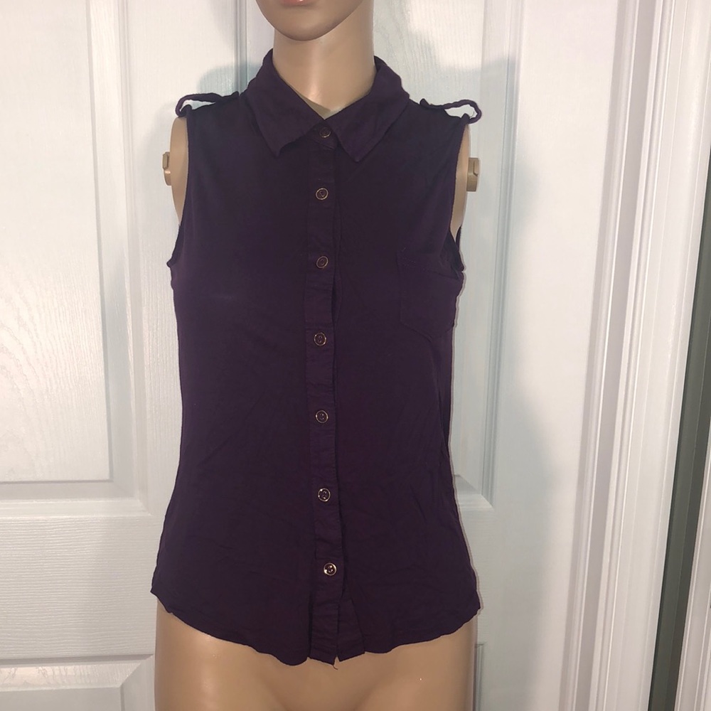 EM Purple Buttondown Top. 100% Rayon. S